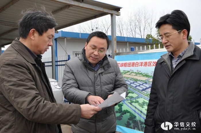 張文學(xué)副市長(zhǎng)深入白洋港工地開(kāi)展&ldquo;三進(jìn)五訪&rdquo;活動(dòng)ttttttttttt.jpg